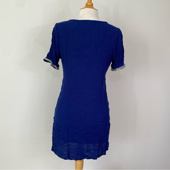 3/$25 Francesca’s Women Blue Aztec Embroidered Stretch Tunic Size Small Boho - Picture 2 of 16